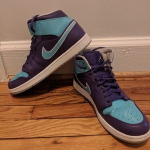 jordan 1 hornets 2018